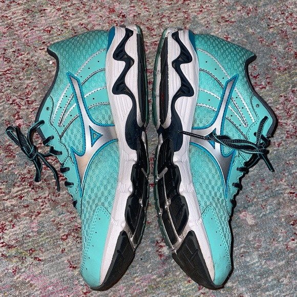 Women’s Mizuno Wave Inspire 11 - Size 9 - Picture 2 of 8